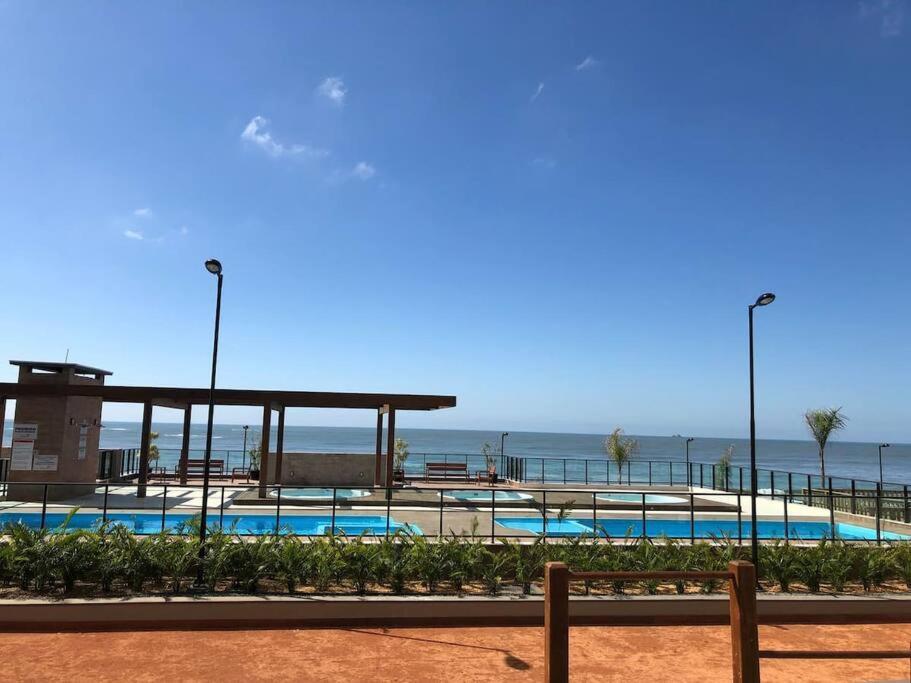 Pé na areia - próximo ao Beto Carreiro Barra Velha (Santa Catarina) Exterior foto